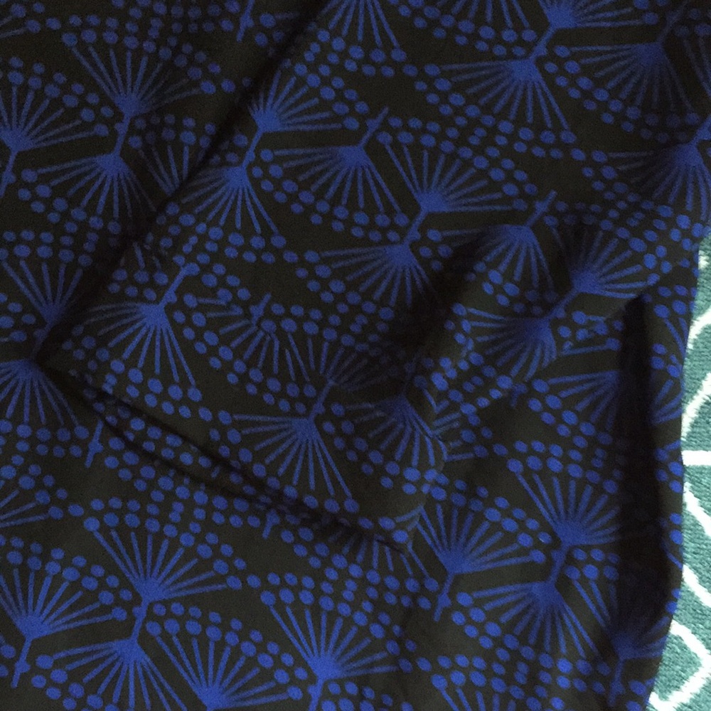 Pretty blouse - Picture 3 of 9